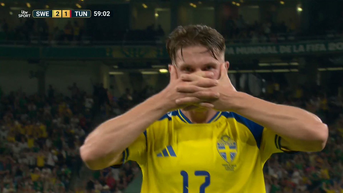 Viktor Gyokeres gets his Sweden account underway at the #FIFAWorldCup 💫