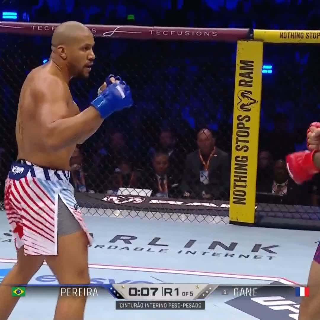 Poatan tentou encaixar uma sequência no fim do round! #UFCWhiteHouse [ Assista AO VIVO no @ParamountPlusBR ] [ Apresentado por @Cryptocom ]