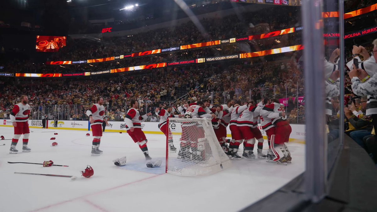 Can't stop, won't stop watching this 🔴⚫ #StanleyCup