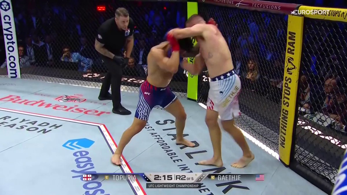 Gaethje no cae. Topuria se vacía. Ilia se apunta el segundo asalto. #UFCWhiteHouse #UFCHBOMax