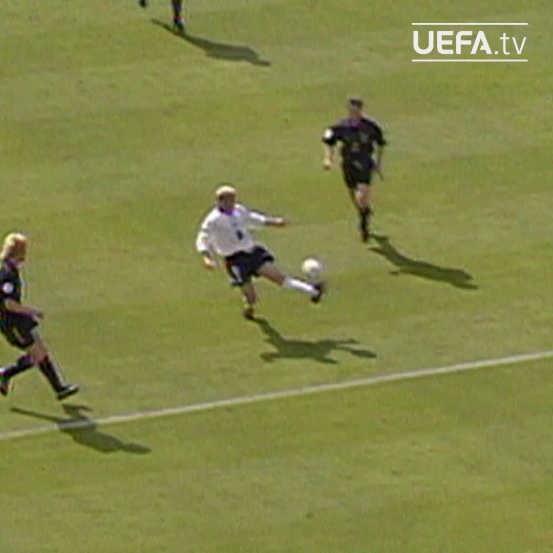 🏴🤩 #GoalOfTheDay | Paul Gascoigne vs Scotland (1996)