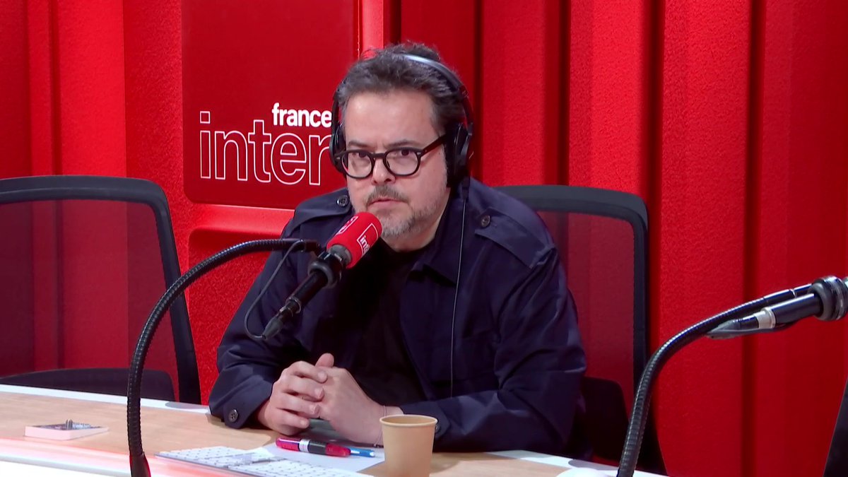 Nicolas Demorand raconte comment il a réussi à “renouer avec le plaisir” grâce à la lecture de polars, sous les bons conseils du journaliste Philippe Lançon, qui marque le début de sa sortie de la dépression. ➡️