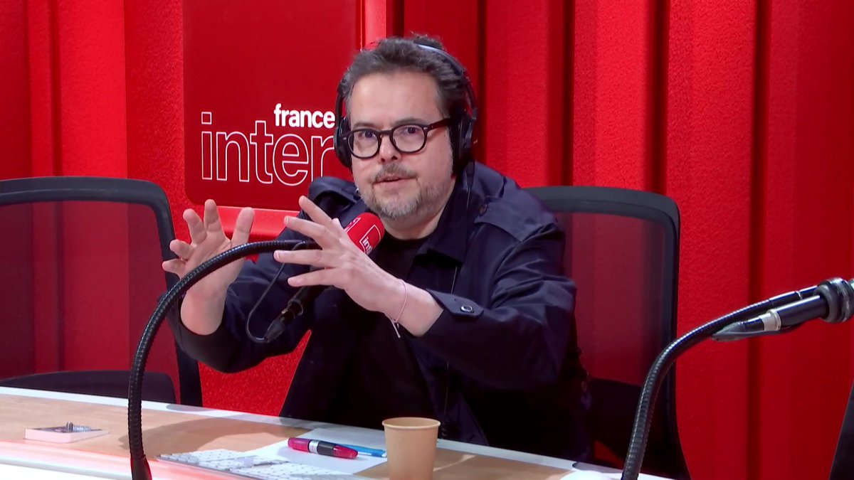 Nicolas Demorand revient sur 11 années de matinale à France Inter, rendez-vous qu’il abandonne définitivement. À la rentrée, le journaliste sera aux manettes de l’émission “Recto Verso”, les samedis et dimanches de 9h à 10h, toujours sur France Inter. ➡️