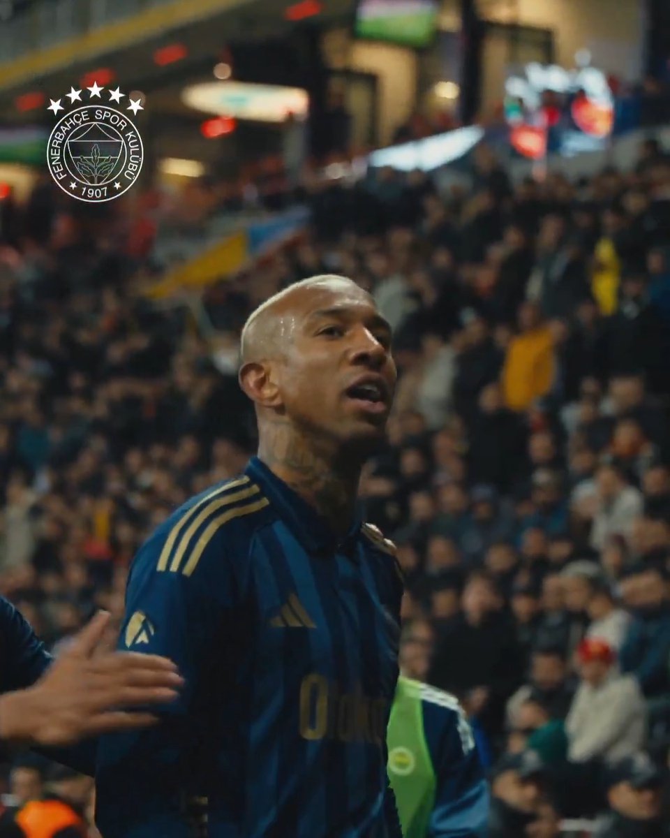 Talisca'ya ülkesinden iki takım talip oldu; 🟡 Bahia 🔵 Atletico Mineiro Fenerbahçe, Talisca'yı satmaya sıcak bakmıyor. (Sporx)
