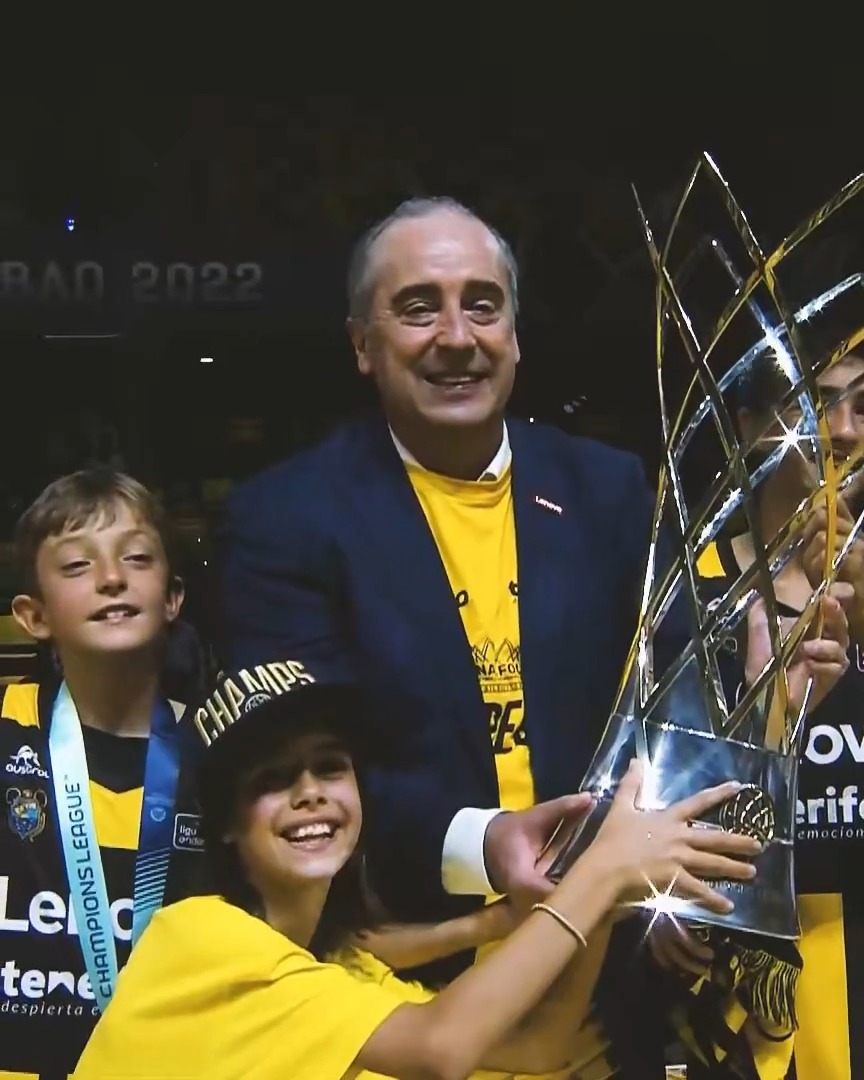 OFICIAL | Txus Vidorreta no continuará como técnico de La Laguna Tenerife GRACIAS, TXUS 💛🖤 #Ellegadocontinúa