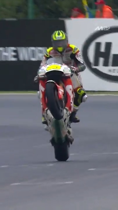 Back in 2016, Cal Crutchlow made history in Brno! 💫 His maiden #MotoGP win was also the first British victory in the premier class since Barry Sheene at the #SwedenGP in 1981 🏆 #CzechGP 🇨🇿