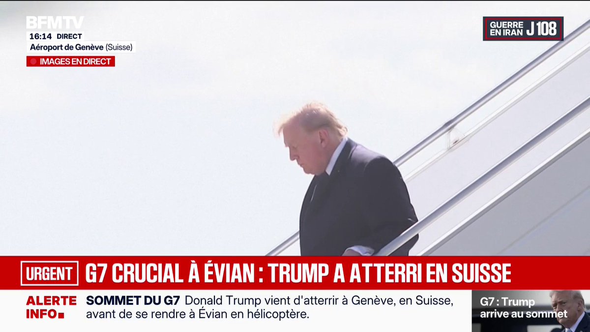 G7: Donald Trump descend de son avion avant de rejoindre le sommet à Évian