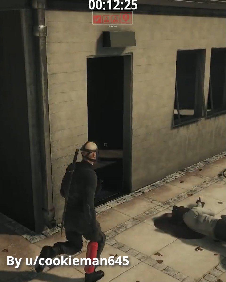 This fire extinguisher gets revenge on reddit user cookieman645. 🤣 Have your strategies ever backfired? #HITMAN #Agent47