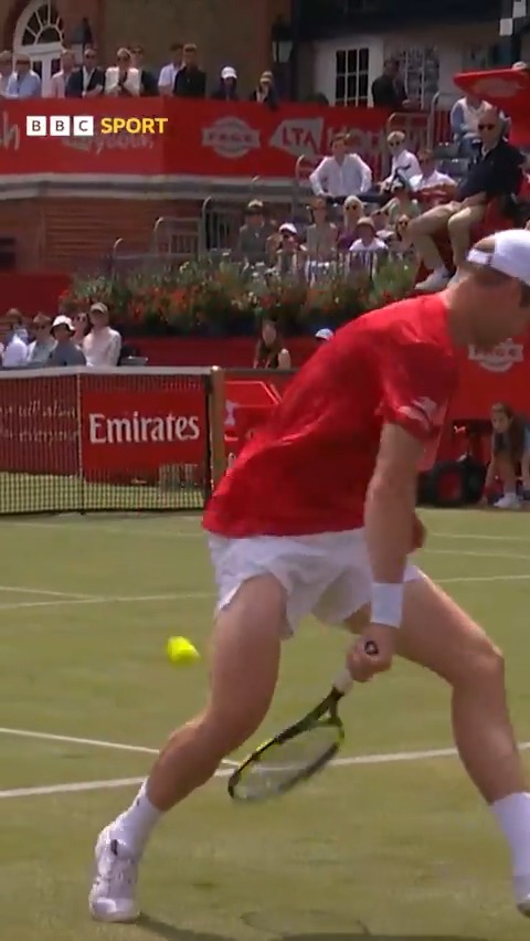 Shot of the tournament? 😲🎾 Botic van de Zandschulp produces something special in his Queen’s opener against Harry Wendelken.