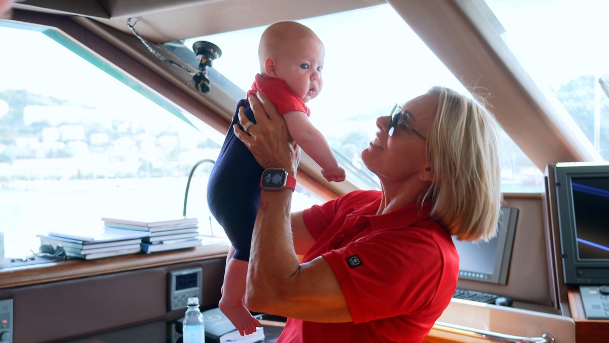 A little yachtie in the making 🥹 Don't miss tonight's all-new episode of #BelowDeckMed!