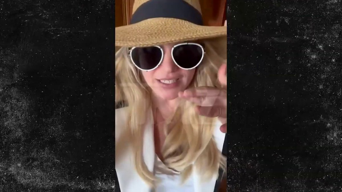 I loved when Britney and Drew Barrymore were besties for like 2 months in 2022