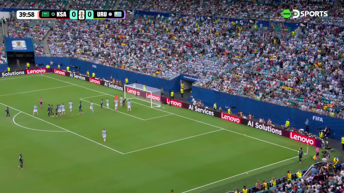¡GOL DE ARABIA SAUDITA! Al-Amri aprovechó y puso el 1-0 ante Uruguay en el debut.
