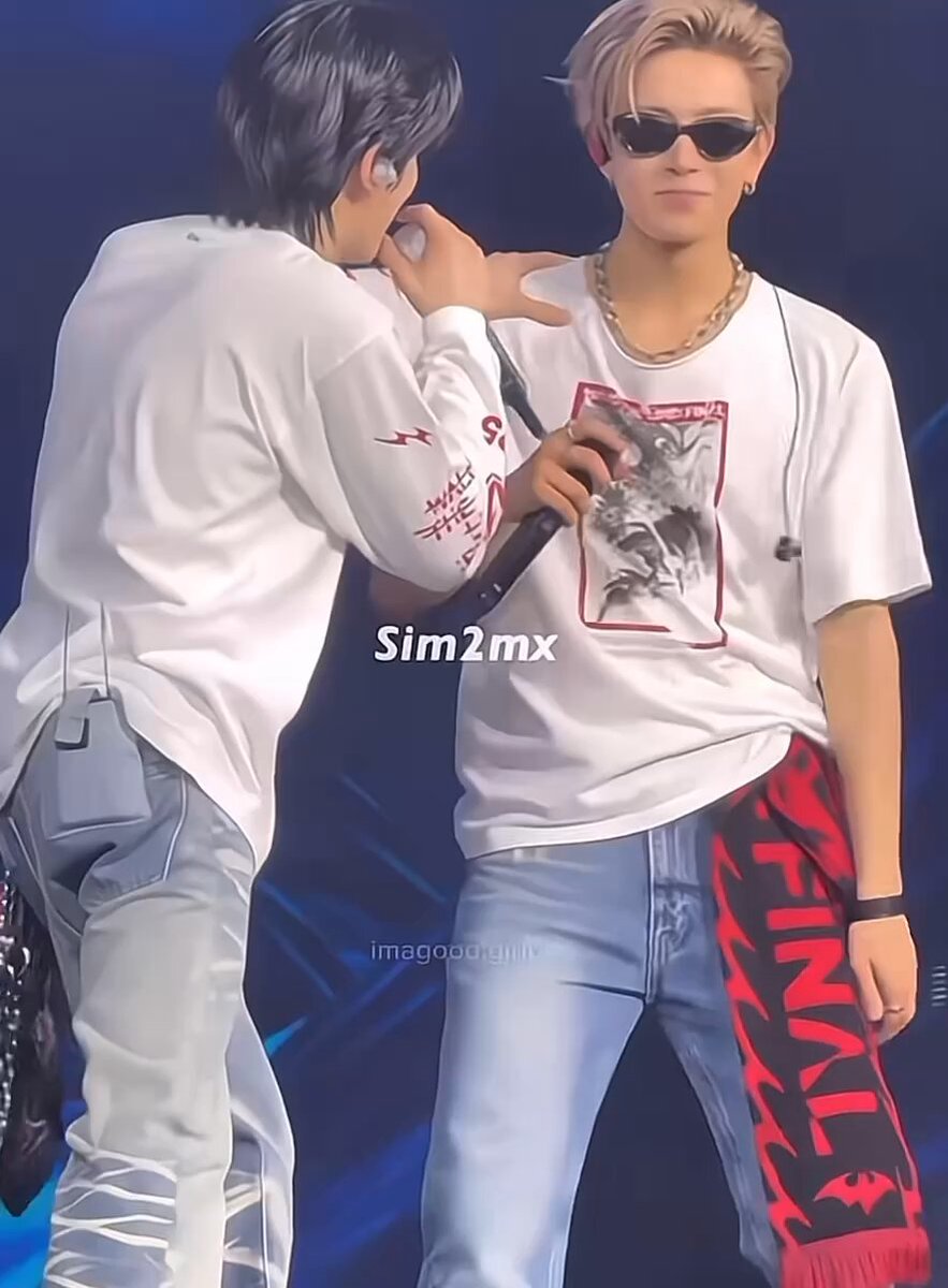 #whoremembers When Heeseung pulled jake towards him to hug him