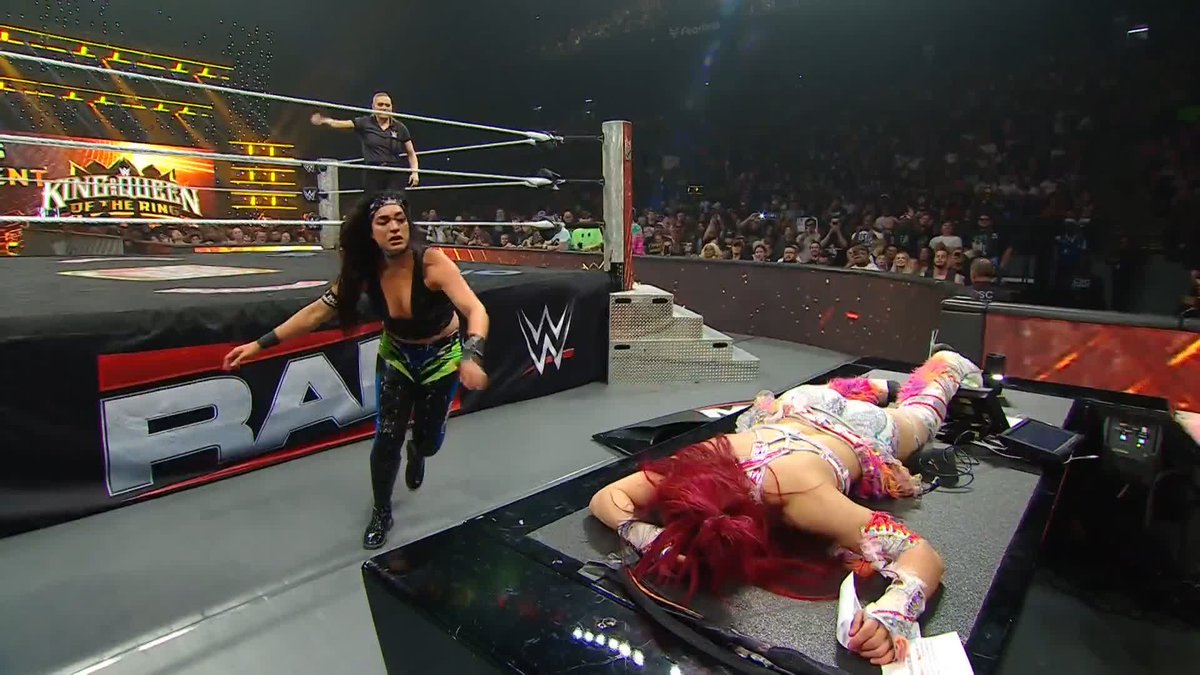 This Women's Semifinal match has been BACK and FORTH!