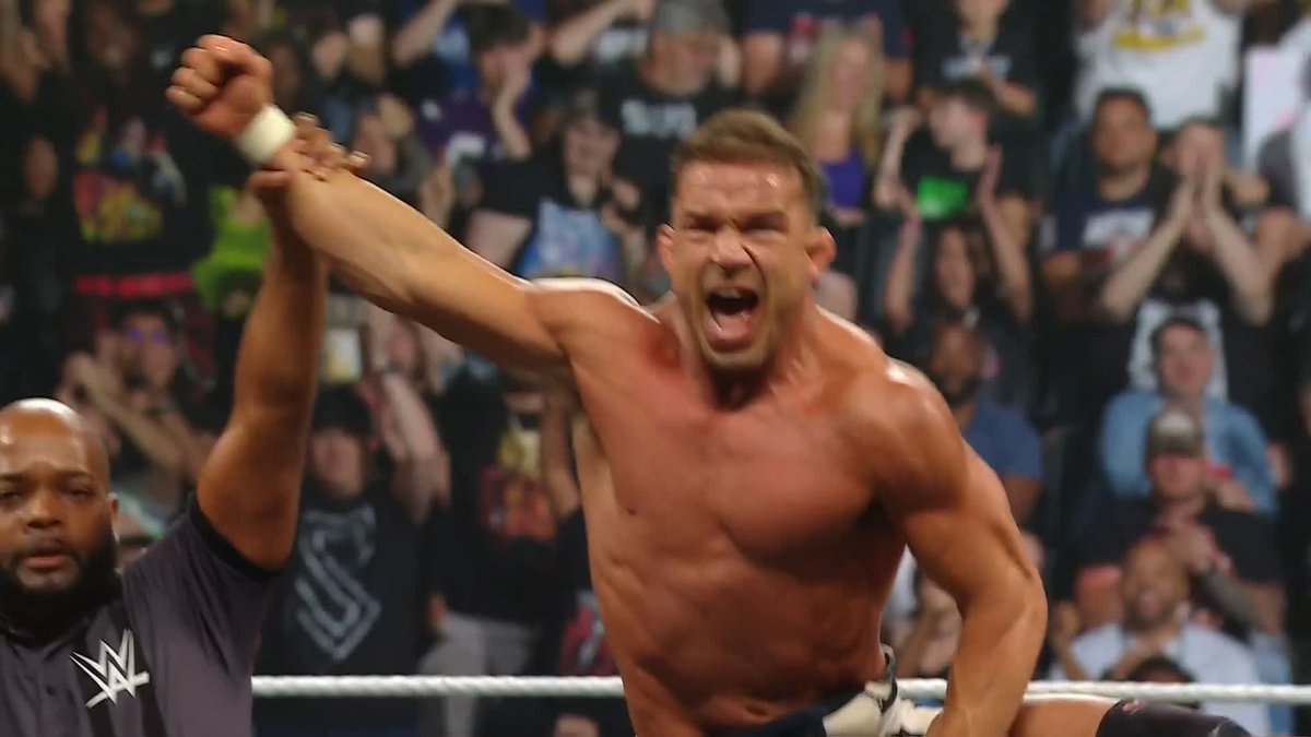 .Chad Gable picks up the WIN!!!