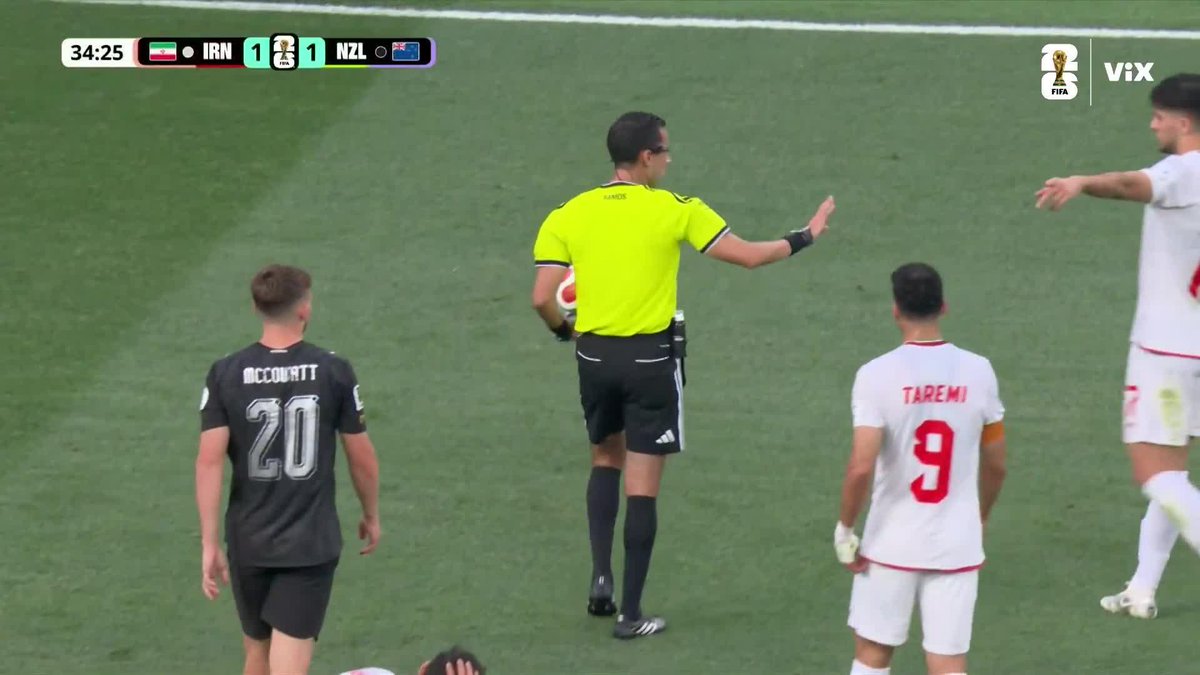Para los que no sepan, la selección de Irán tiene prohibido entrar a Estados Unidos, solo entran los dias de partido y se regresan a México a seguir preparándose. Sabiendo esto es imposible no ponerse feliz por el gol de Irán, merecido.