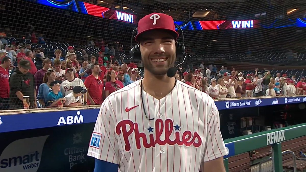 "Idk what to do, do you guys know what to do?" Just keep smiling, Gabriel 🤣😃