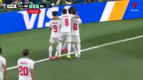 ¡LLEGÓ EL EMPATE! Ramin Rezaeian aprovechó un rebote en el área y unos cuentos errores defensivos para igualar el marcador de Irán 🇮🇷