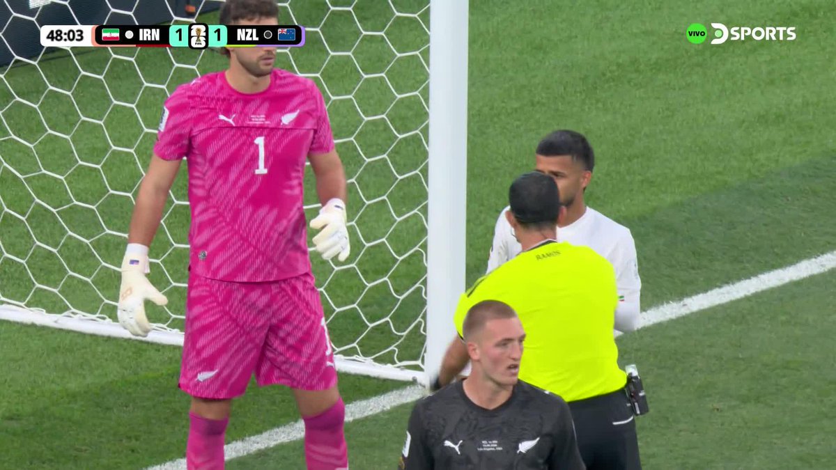 "Tim Payne": Porque usuarios destacaron que el neozelandés es un caballo jugando a la pelota, tras su desempeño en el partido contra Irán en el Mundial 2026.