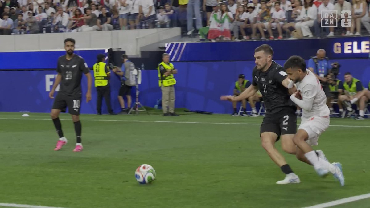 NO PUEDES PASAR ⛔ La buena acción defensiva de Tim Payne 🙌 #DAZNMundial #FIFAWorldCup