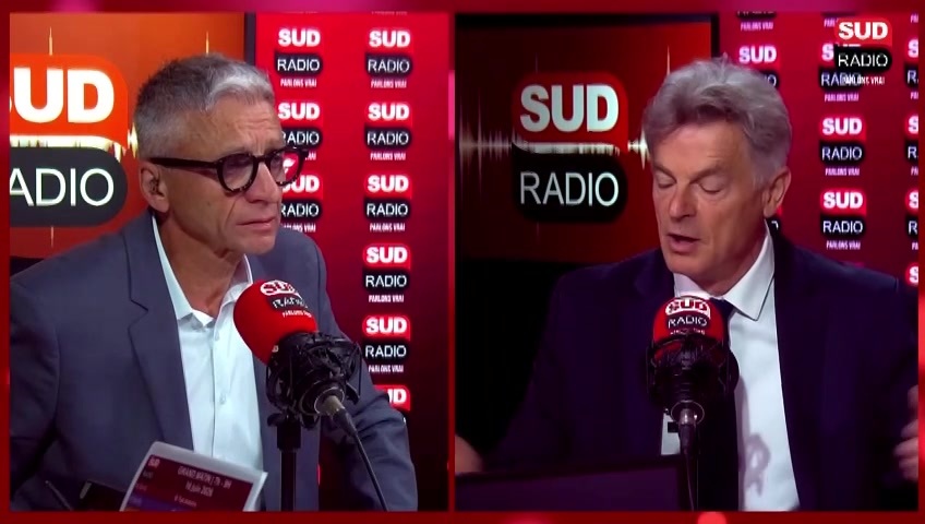 🗣️Fabien Roussel : "J'ai une ambition immense pour la France en 2027. J'ai envie de m'y plonger pleinement, et j'ai envie d’empêcher que le RN trompe les Français" #GrandMatin ➡️Suivez le direct : ☎️Réagissez au 0 826 300 300