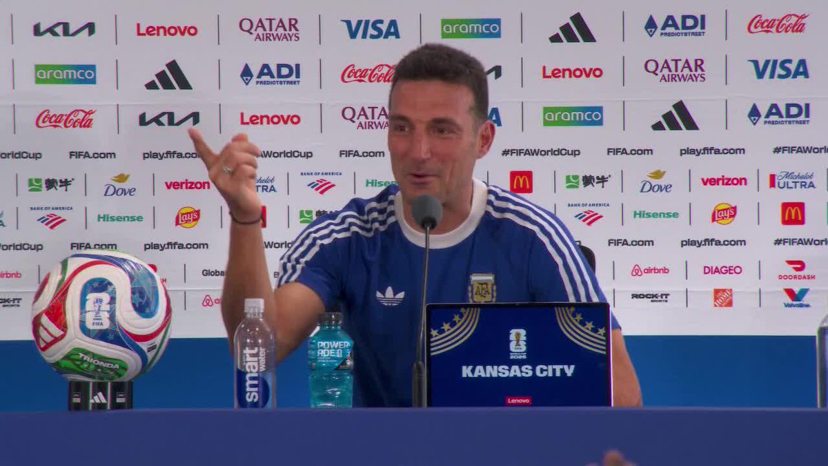 🇦🇷 | GRUPO J | MUNDIAL 2026: "A MÍ ME GUSTA QUE UN BRASILEÑO HINCHE POR ARGENTINA", Scaloni se cruzó a Djalminha en la conferencia de prensa y dejó esta mensaje sobre la rivalidad con Brasil.