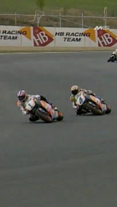 Last lap showdown ✅ Between teammates ✅ Win decided by a photo finish ✅ The 1996 #CzechGP 🇨🇿 had it all! 🔥 #MotoGP