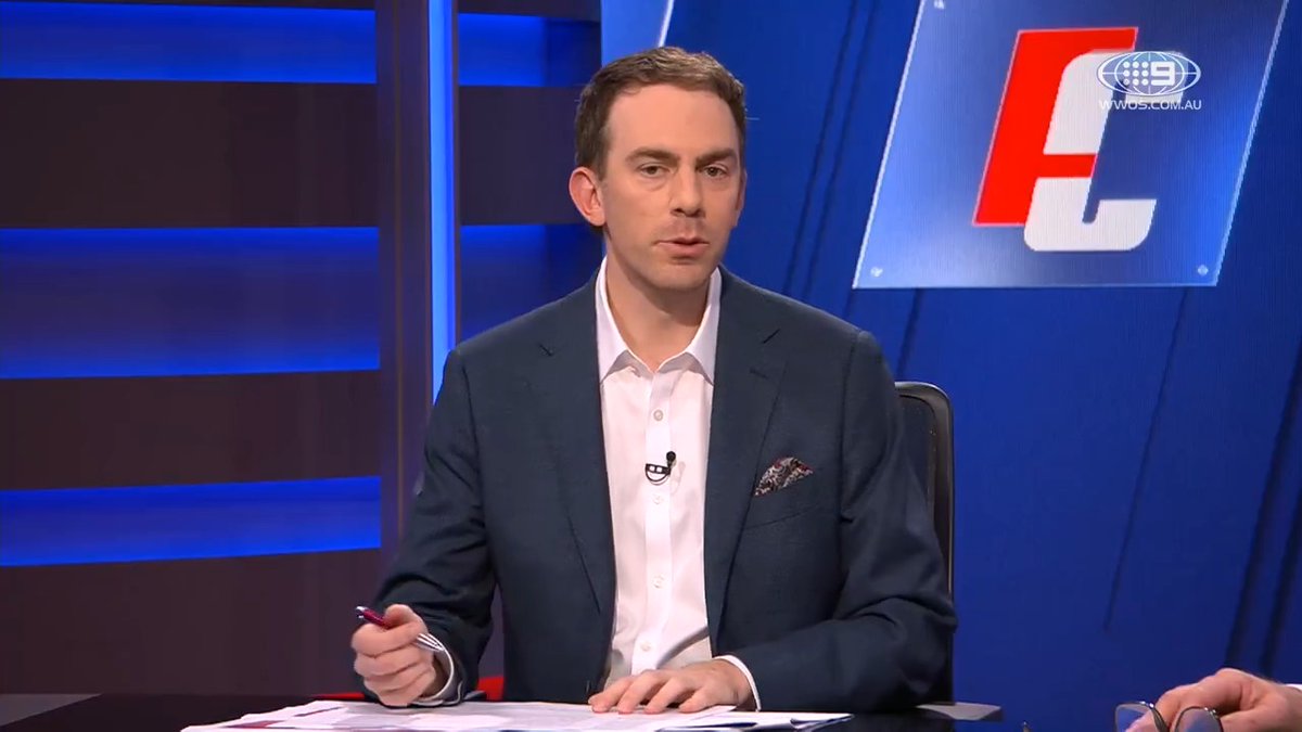 "The league wants to put this back into the spotlight, to be considered a maximum of, nominally, six years." The AFL put to clubs a proposal to cap long-term contracts, per Callum Twomey. #9FootyClassified | Watch on 9 & 9Now 🖥️