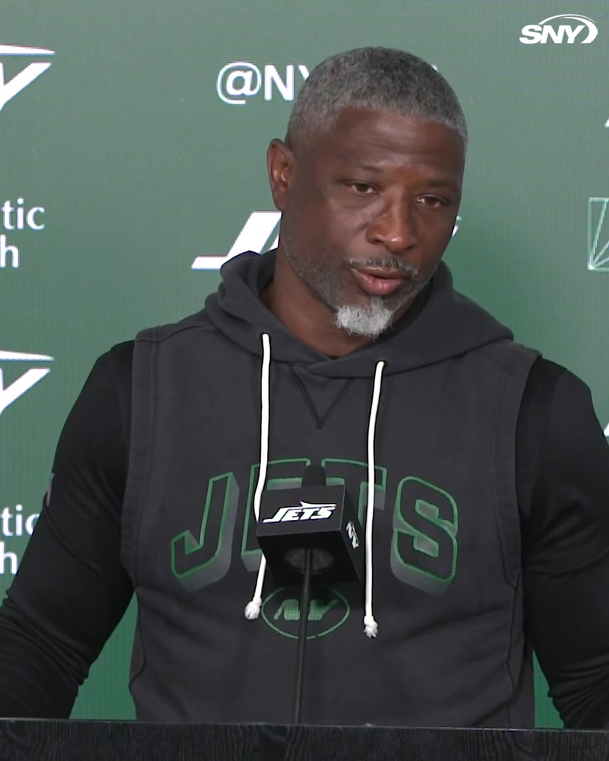 "We reward the guys that want to be Jets" Aaron Glenn on re-signing players drafted by the Jets
