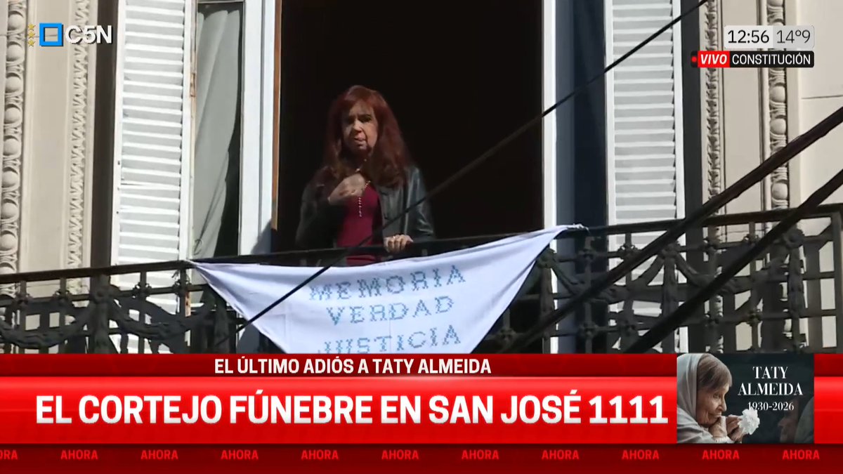 #AHORA | Desde el balcón de San José 1111, Cristina Kirchner despidió a Taty Almeida 📲 #C5N en vivo:
