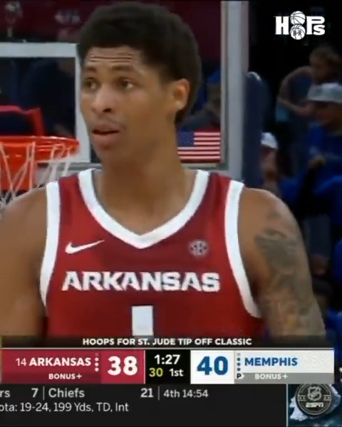 REPORT: The Knicks are “heavily linked” to Arkansas guard Meleek Thomas, per Brett Siegel.