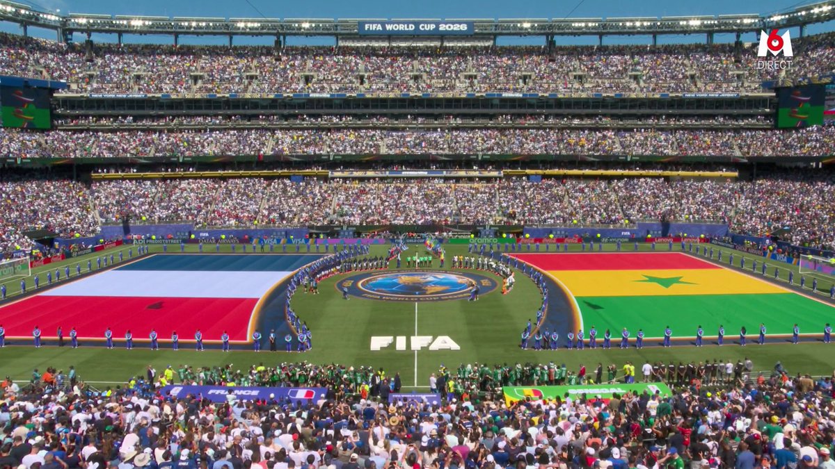 La première Marseillaise des Bleus dans cette Coupe du Monde 2026 retentit. L’équipe de France entre dans son Mondial. France - Sénégal, 0-0 avant le coup d’envoi. Suivez le match sur M6 et M6+
