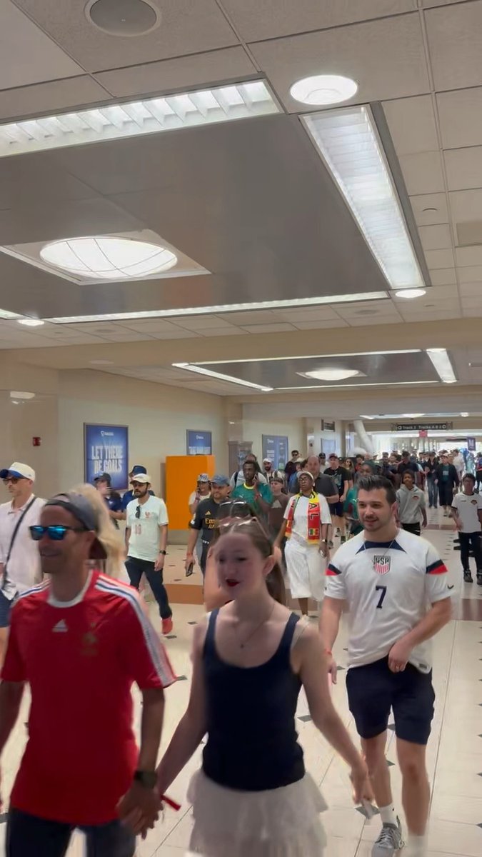 NJ TRANSIT successfully moved 25,797 people to the stadium on its rail and bus system for the France 🇫🇷 - Senegal 🇸🇳 World Cup match today! Thank you to all who chose to ride with us, and a huge thank you to our regular commuters for their flexibility and understanding today.