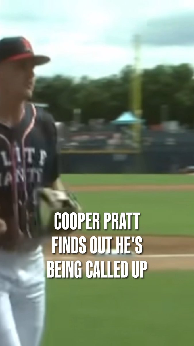 The moment Cooper Pratt was pulled off the field to learn he was called up 🥹