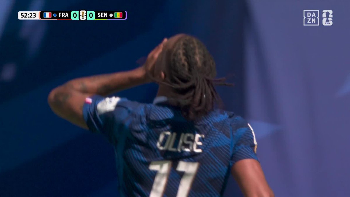 フランスに決定機! オリーセ🇫🇷のシュートはエドゥアール・メンディ🇸🇳がビッグセーブ 🏆️#FIFAワールドカップ グループI 🆚フランス×セネガル 📱#DAZN ライブ配信中 #本気で楽しむならDAZN