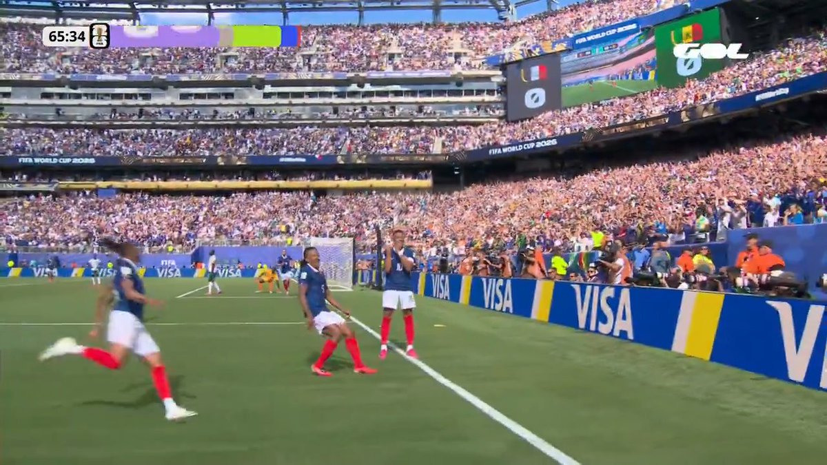 Mbappé acepta el regalo de Olise para hacer un golazo 🐢