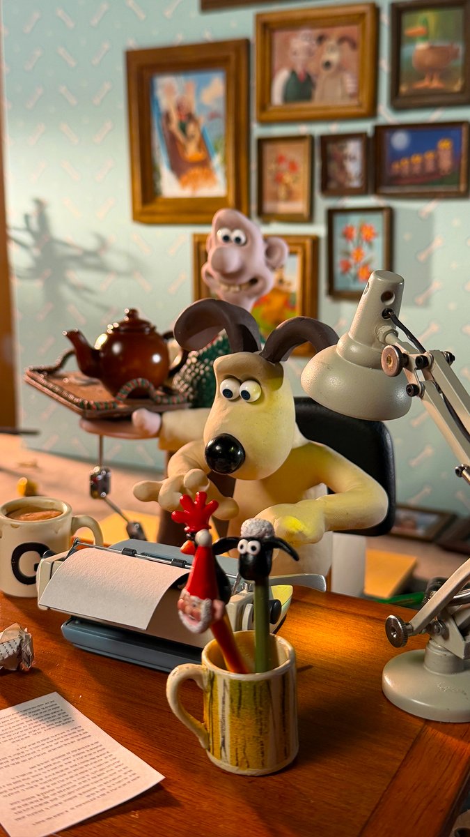 When Nick Park takes the admin phone… Psst… pass it on 👀 #Aardman #WallaceandGromit