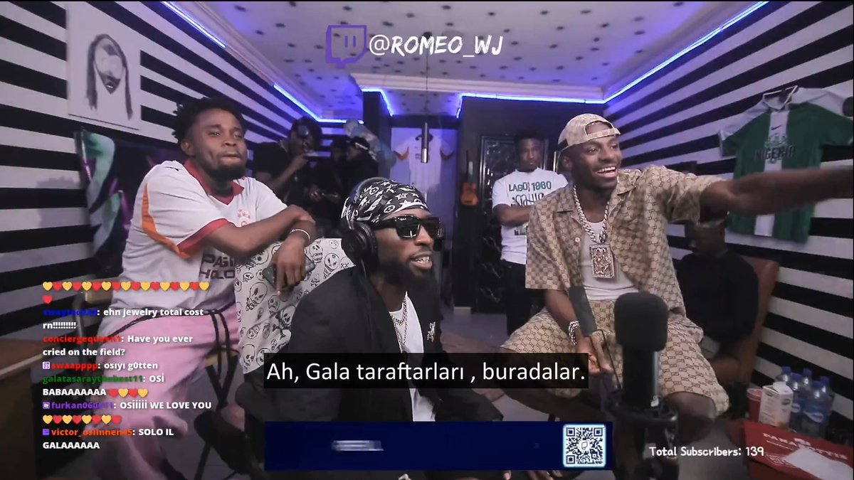 😊 Victor Osimhen'in, katıldığı yayında Galatasaray taraftarlarını sohbete geldiğini gördüğü anda yaşadığı mutluluk ve Türkçesi.