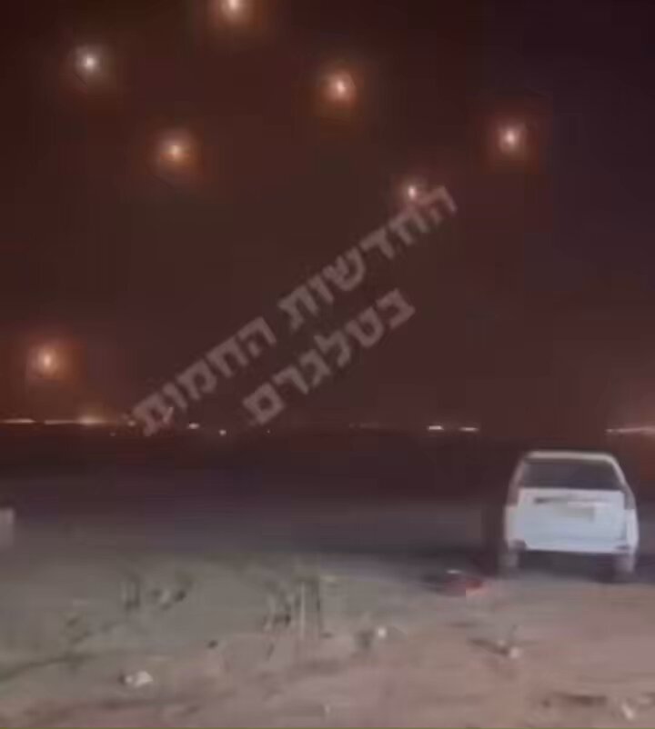 الجولاني راح يشوف صواريخ ايران على دمشق اذا اعتدى على لبنان وحزب الله . يااحفاد القردة أمية لاتلعبوا مع احفاد علي .