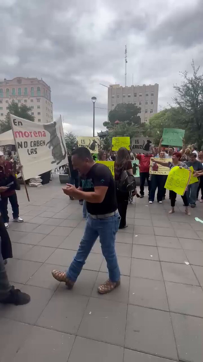 Oye Claudia Sheinbaum Pardo, te informo que Andrea Chávez está mandando grupos de choque para atacar a tu candidato, Cruz Pérez. Habrá que agradecerle a Andrea, porque si Cruz no resulta elegido, va a operar a favor del PAN y con eso se consolida la ventaja. Me alegra que Chávez esté ayudando a destruir a Morena.