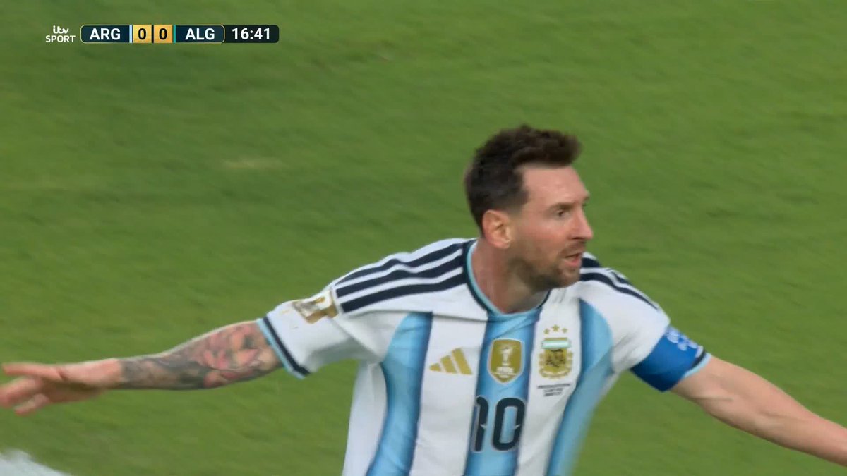 MESSIIIIII!!! 🔥 Lionel Messi opens Argentina's account for the 2026 World Cup with this belter...