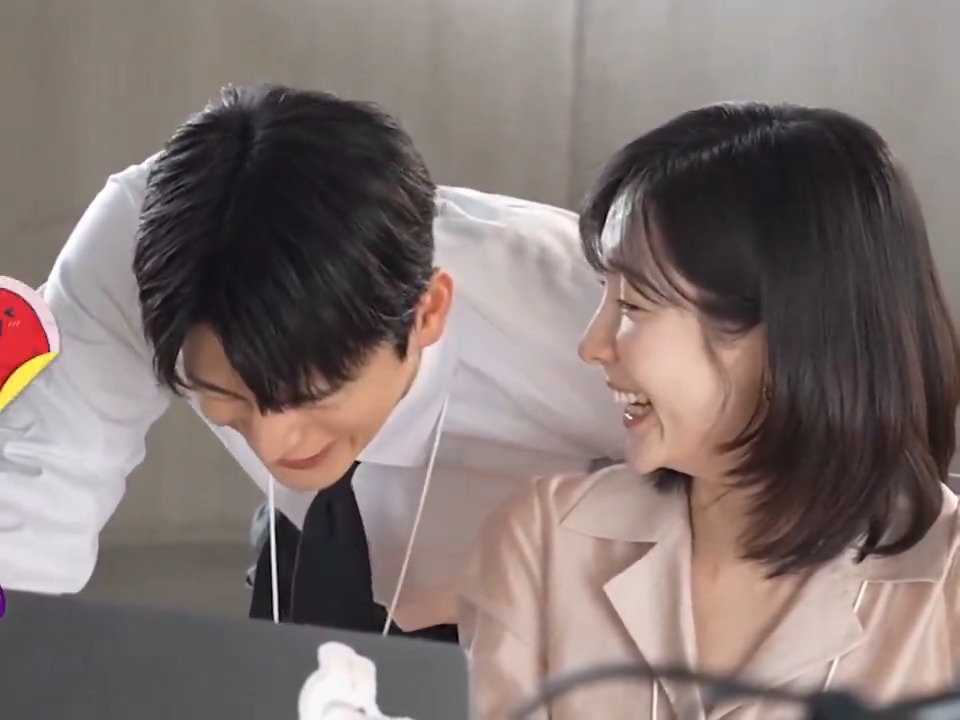 both of them are suffering from a severe case of ijibolitis 😭 — #SeeYouAtWorkTomorrow #내일도출근 #SeoInGuk #ParkJiHyun