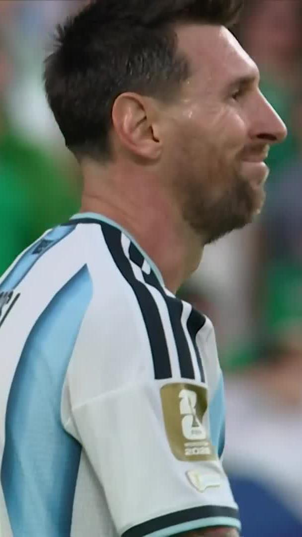 A harsh challenge from Lionel Messi on Algeria's captain 📹 Should he have been punished? 👇 📺 Stream #FIFAWorldCup2026 on DStv: