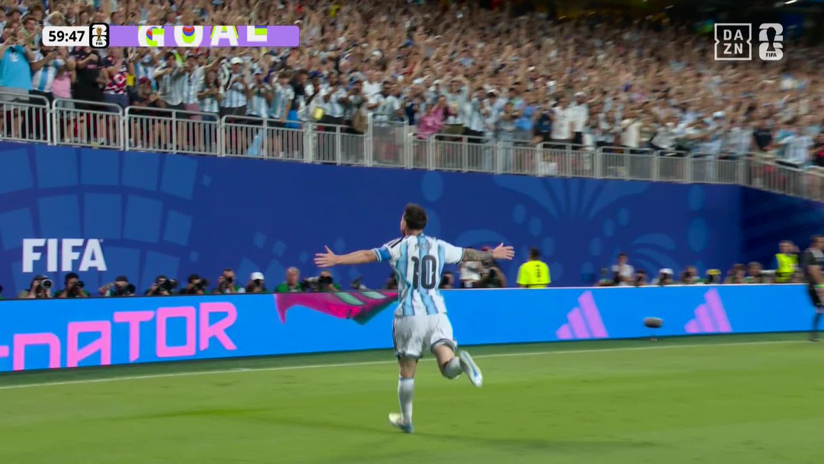 再びメッシ🇦🇷 GKのこぼれ球に素早く反応💨 アルゼンチンが追加点 🏆️#FIFAワールドカップ グループJ 🆚アルゼンチン×アルジェリア 📱#DAZN ライブ配信中 #本気で楽しむならDAZN