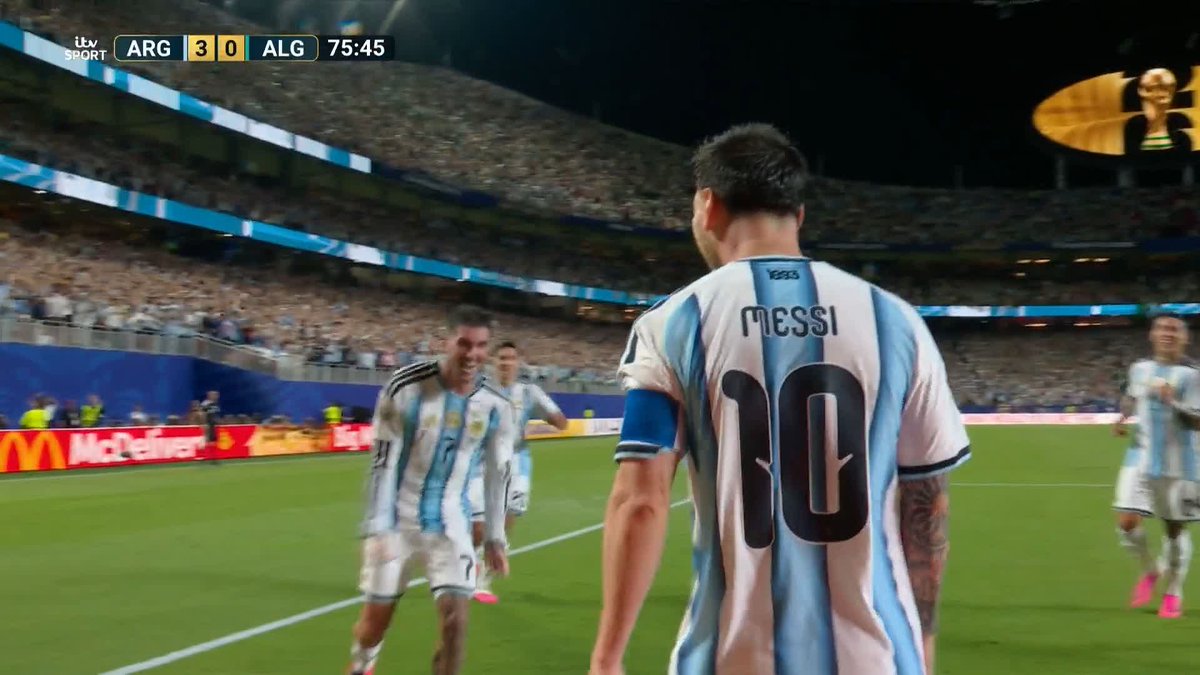 INCREDIBLE 🔥 Lionel Messi strikes from distance and completes his hat-trick!