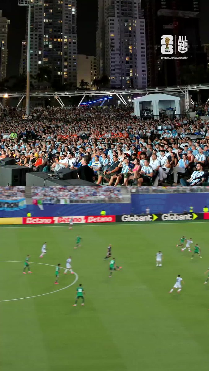 The Argentinian fans loved Messi's first goal 🎉
