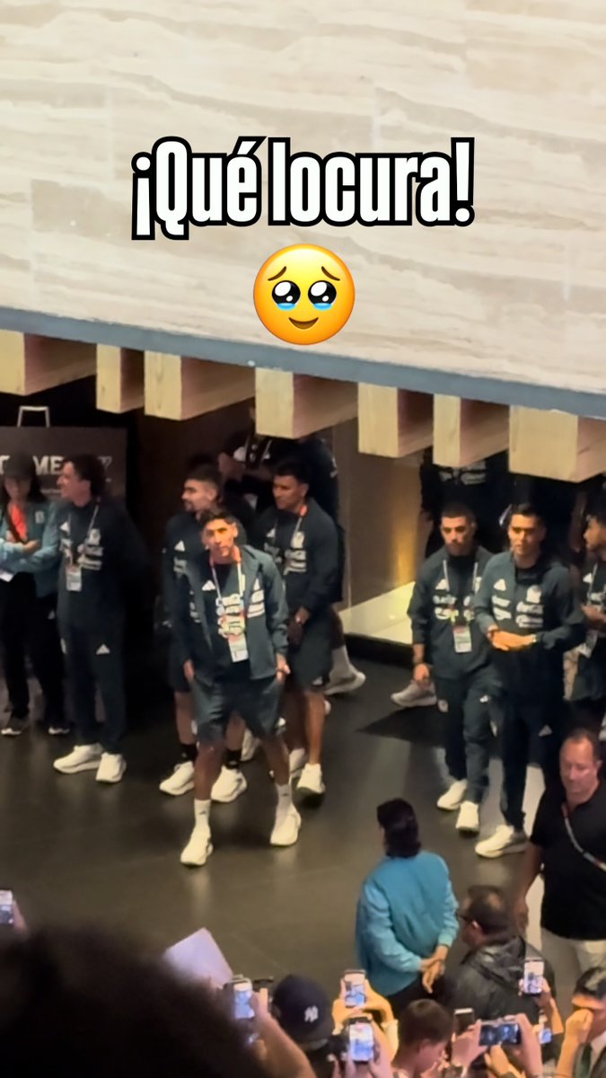 VALIÓ LA PENA LA ESPERA 🙌 La Selección Mexicana salió a atender a su gente de Guadalajara 💙