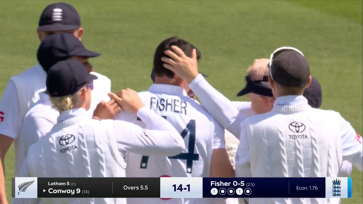 Debut delight for James Rew as he takes the first catch of the day! 🤲🤩