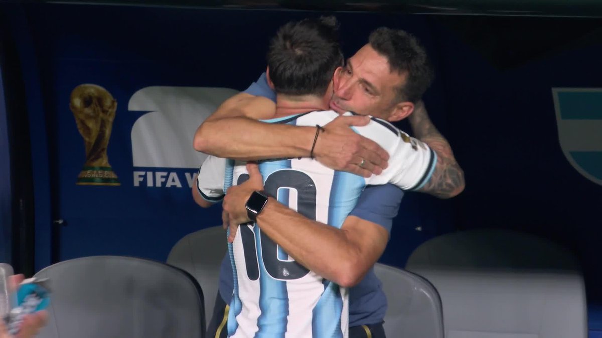 La emoción de Lionel Scaloni tras la salida de Lionel Messi en el triunfo de Argentina contra Argelia en el #Mundial2026.