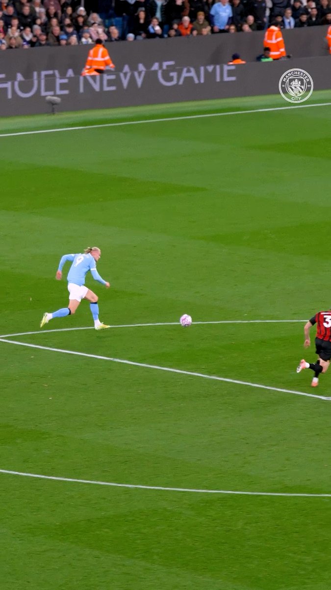 For context. This is Haaland running before a pass and somehow still manages to stay on side